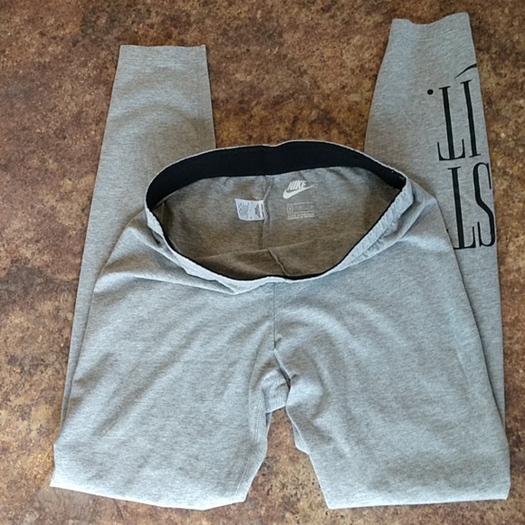 Nike 7/8 legging NWOT Small - Picture 4 of 5